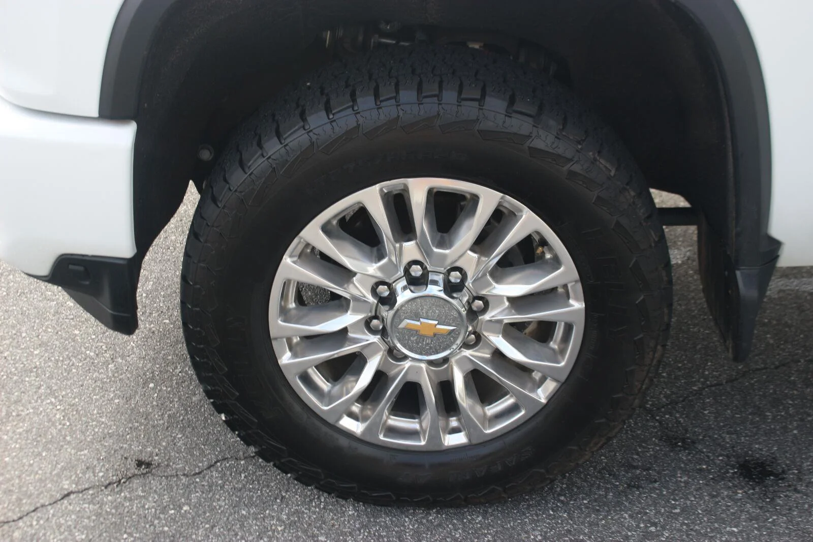 Used 2023 SUMMIT WHITE Chevrolet High Country image 44