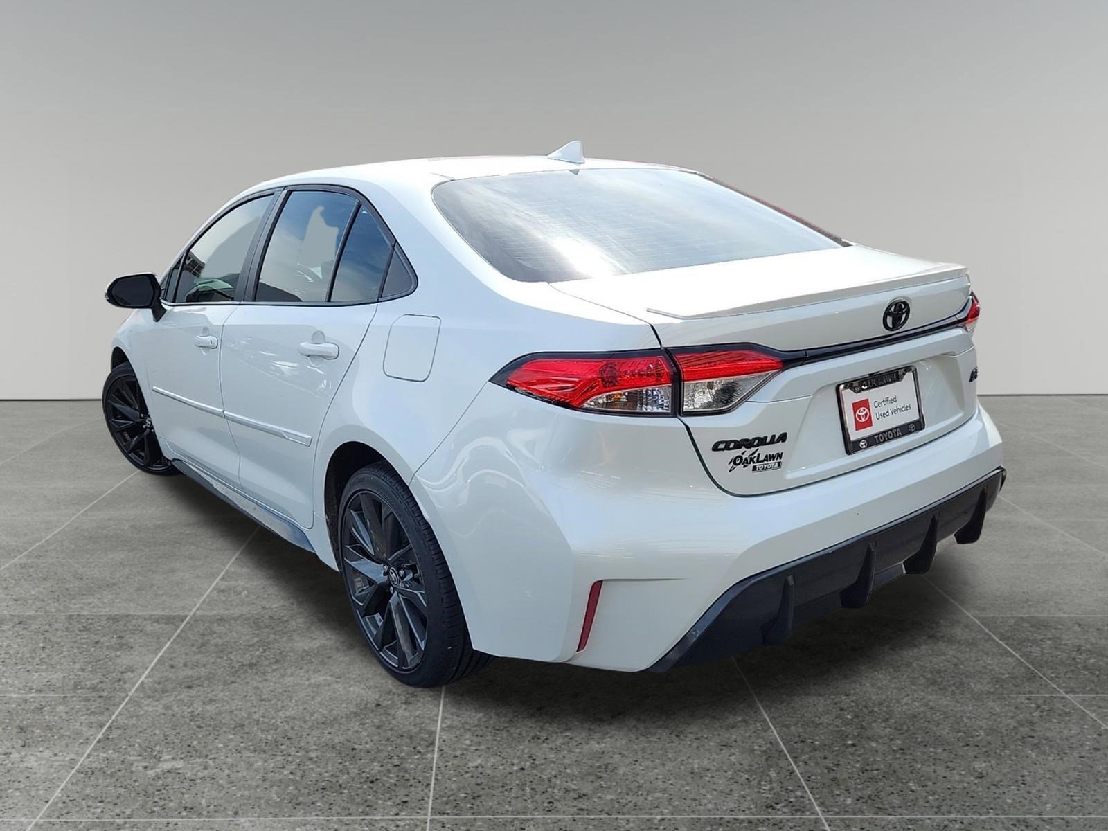 Certified Used 2025 Wind Chill Pearl Toyota SE image 5
