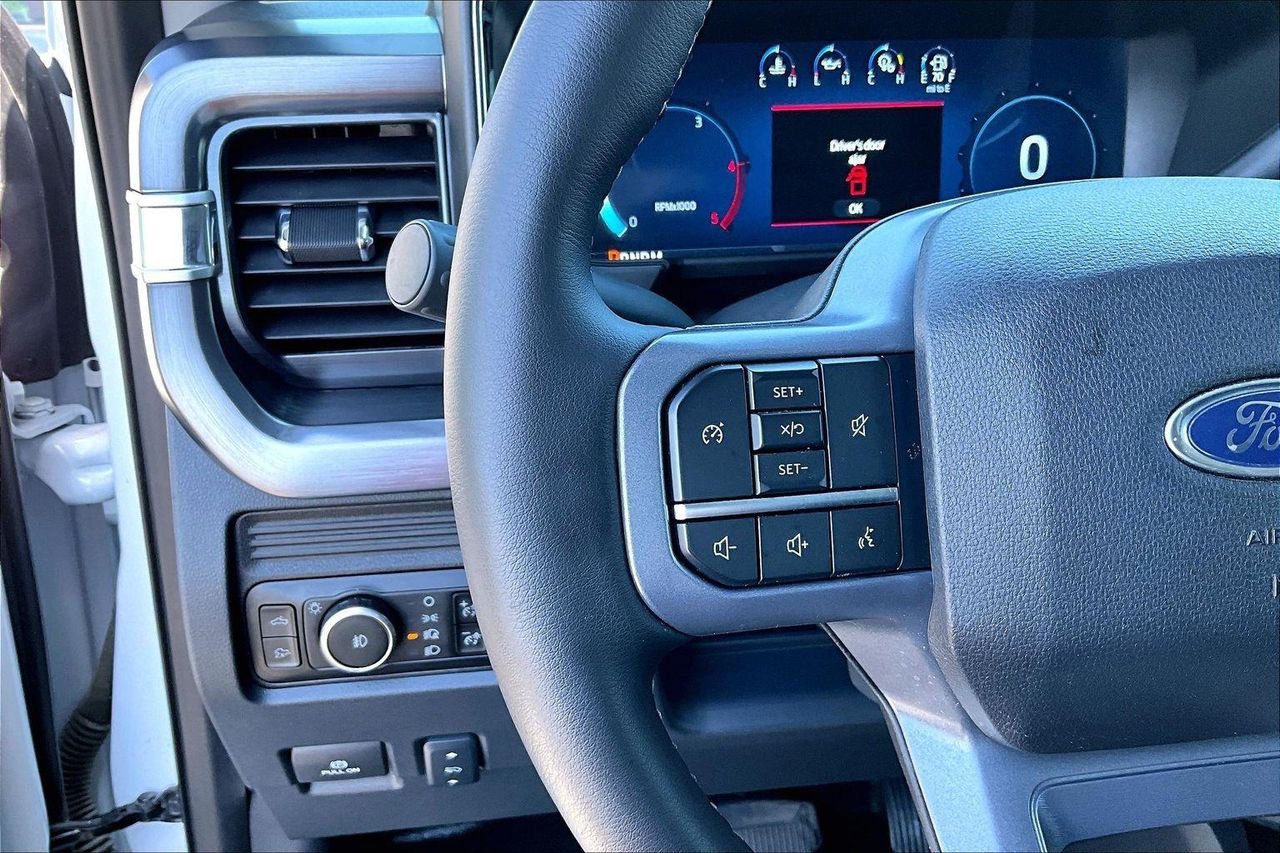 Used 2025 OXFORD WHITE Ford LARIAT image 14