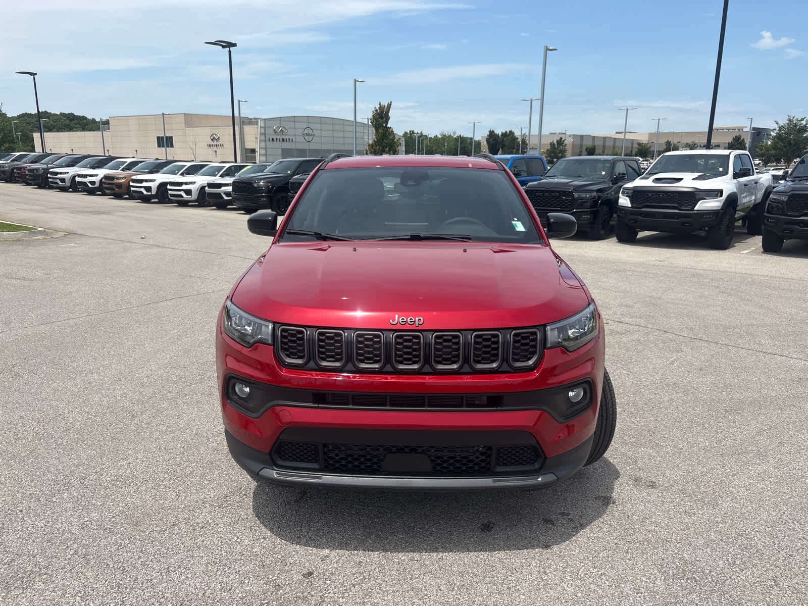 New 2026 Red Hot Pearl-Coat Exterior Paint Jeep Latitude image 3