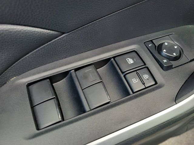 2020 Toyota RAV4 XLE - Photo 17