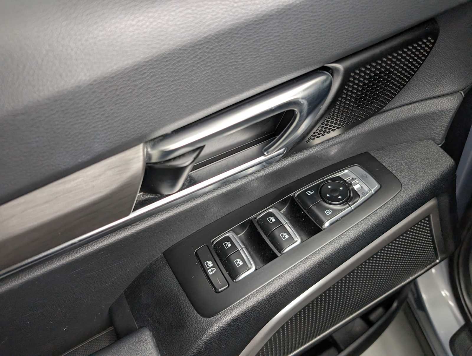 Used 2023 Everlasting Silver Kia EX X-Line image 42