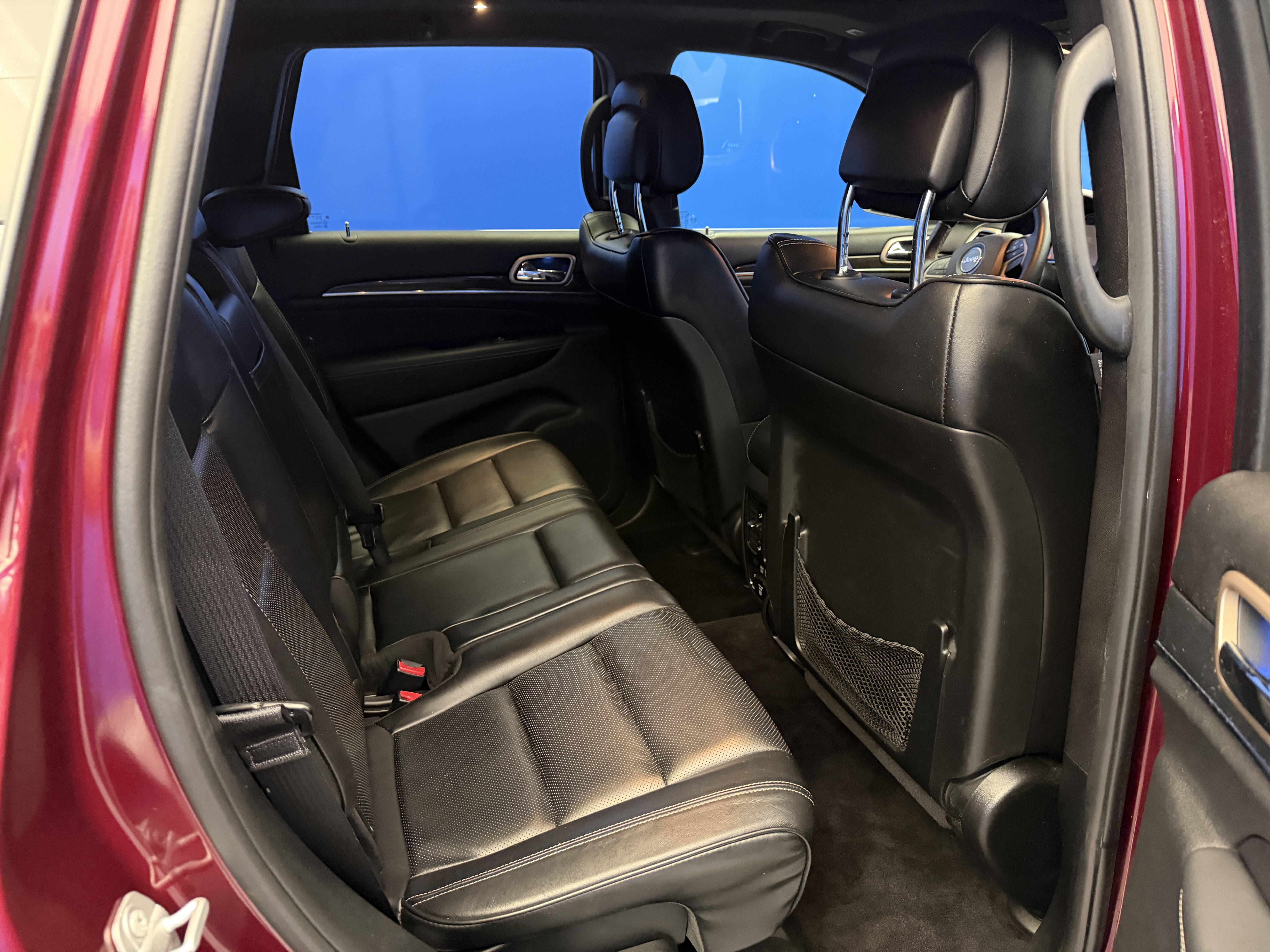 Used 2017 Velvet Red Pearlcoat Jeep Overland image 26