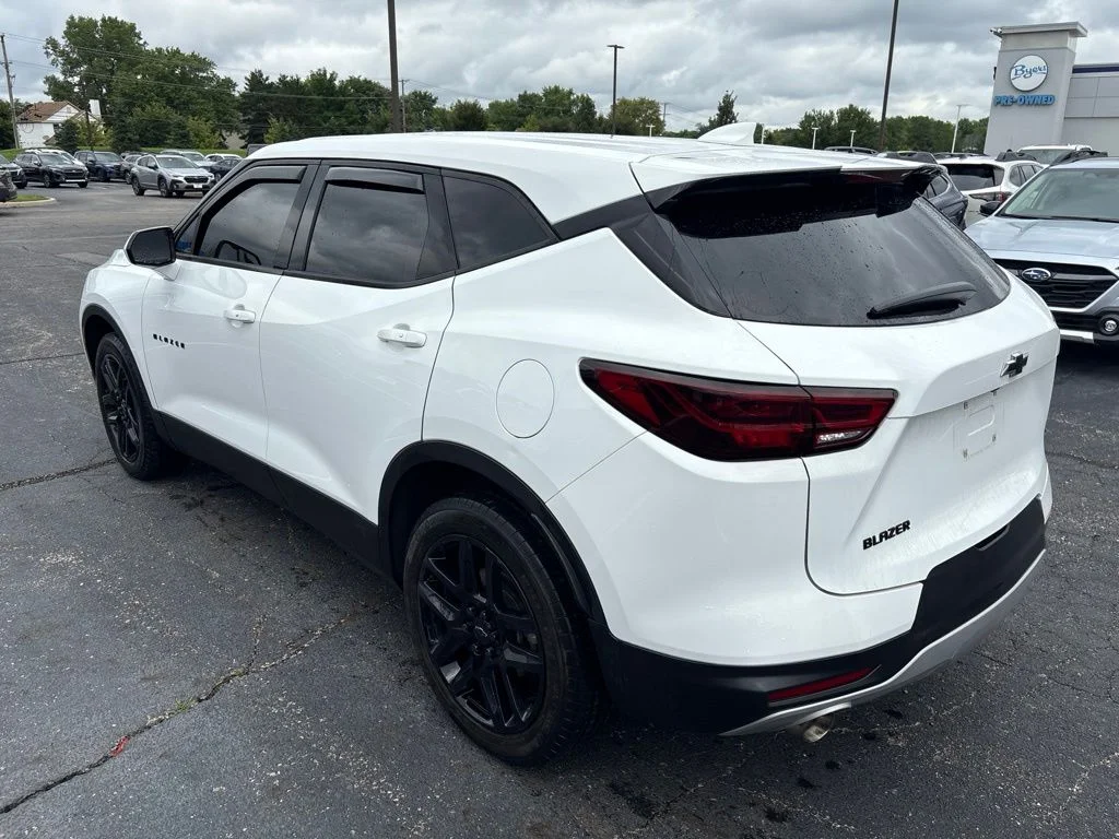 Used 2023 White Chevrolet LT image 5