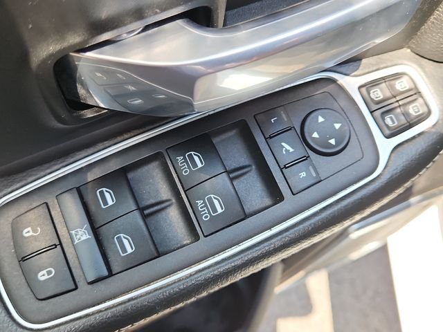 Used 2024 White Ram Laramie image 8