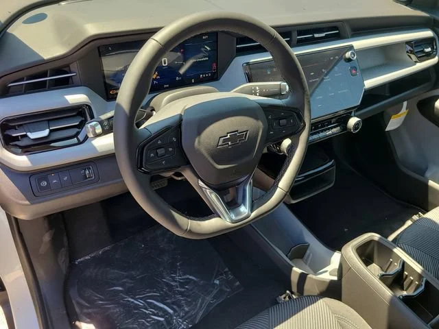 New 2027 Summit White Chevrolet LT image 17