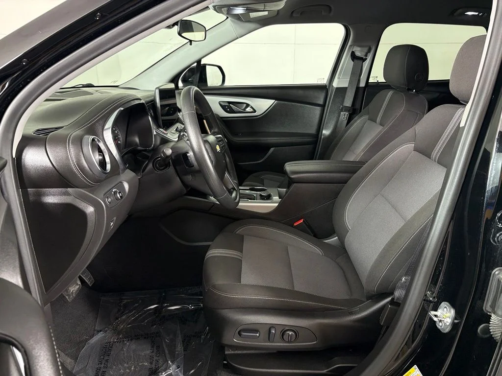 Used 2025 Black Chevrolet LT image 14