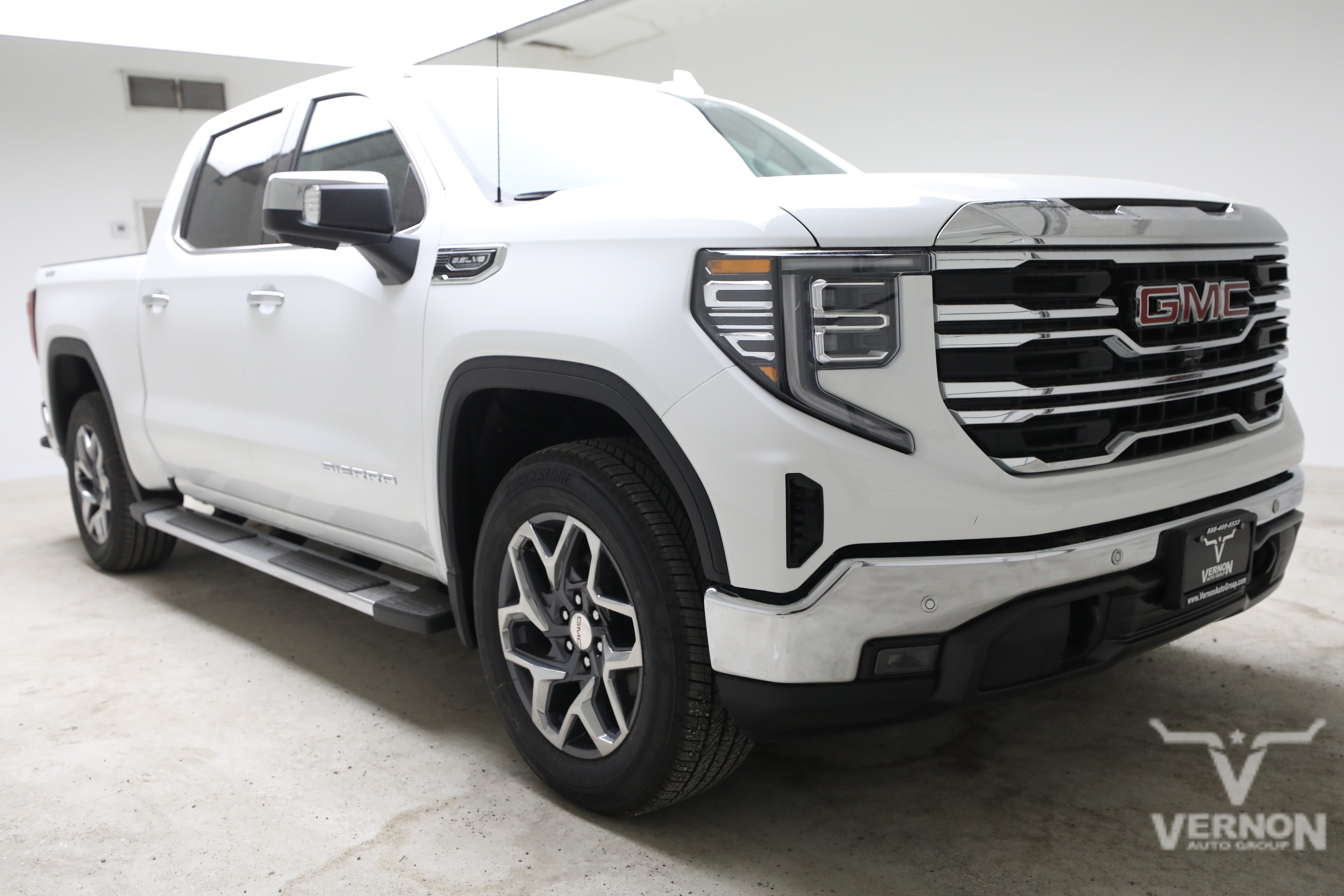 New 2026 Summit White GMC N image 7