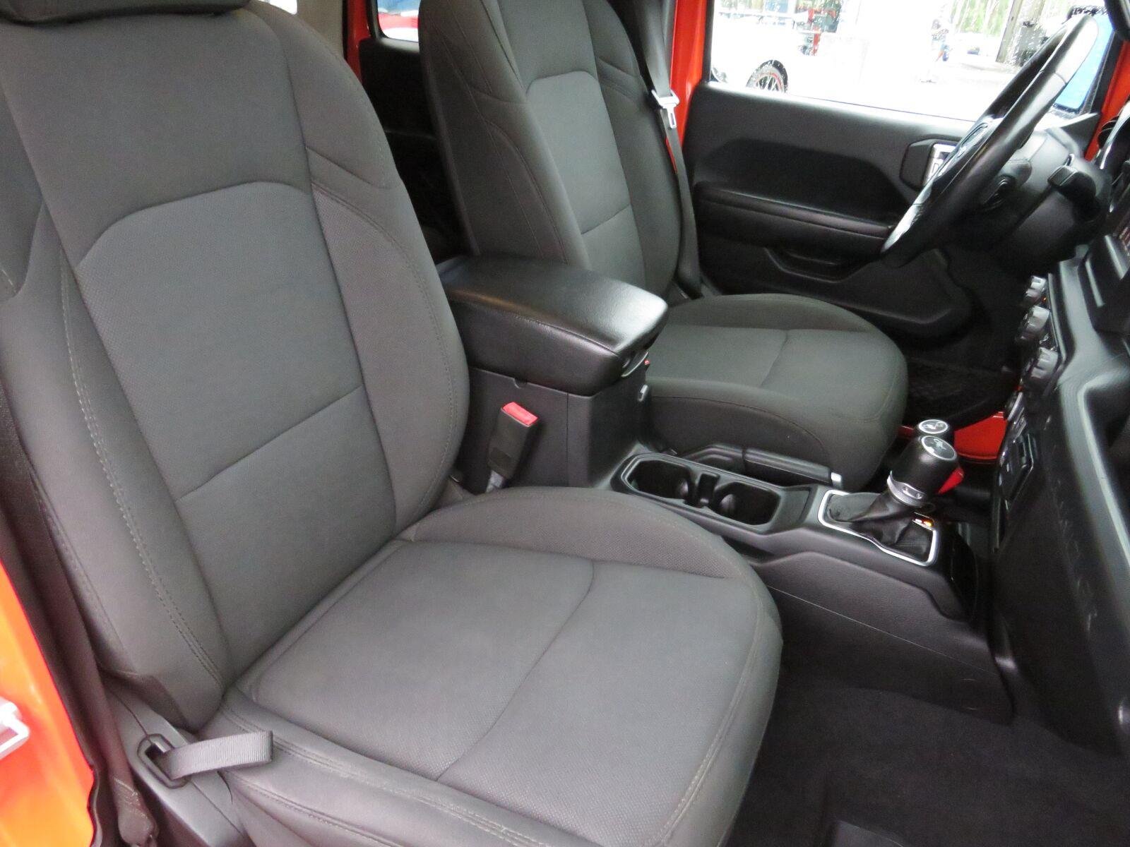 Used 2020 Punkn Metallic Clearcoat Jeep Sport S image 18