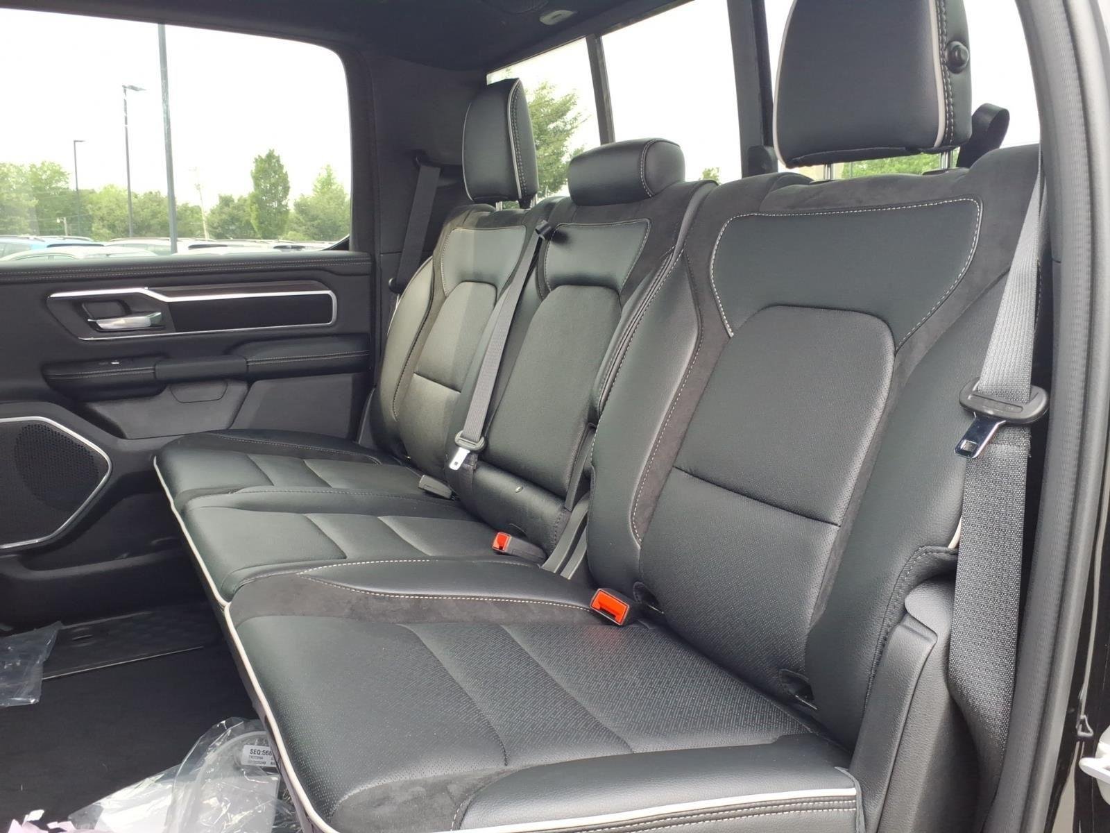 New 2026 Diamond Black Crystal Pearl-Coat Exterior Paint RAM Laramie image 19