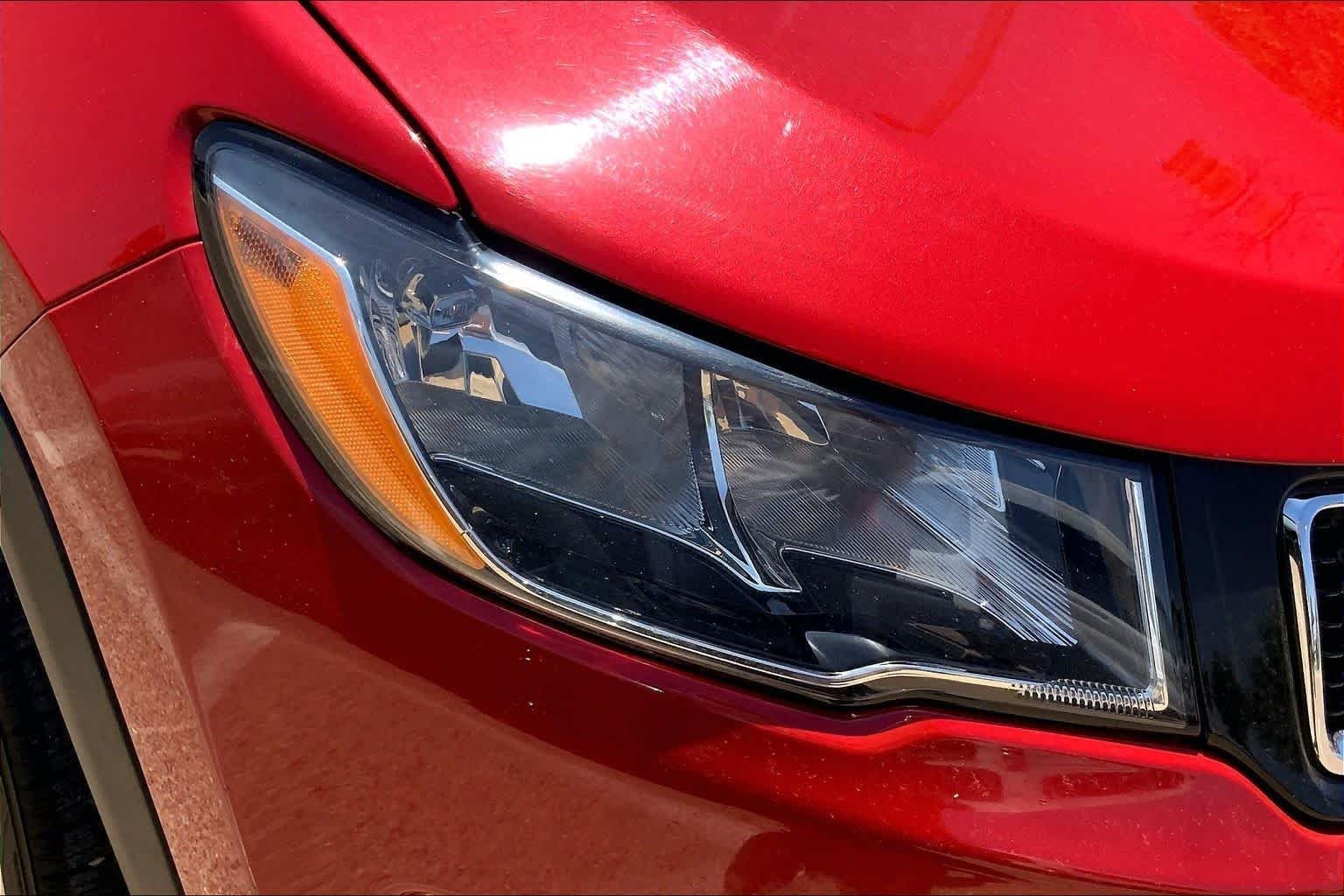 Used 2021 Redline Pearlcoat Jeep Limited image 36