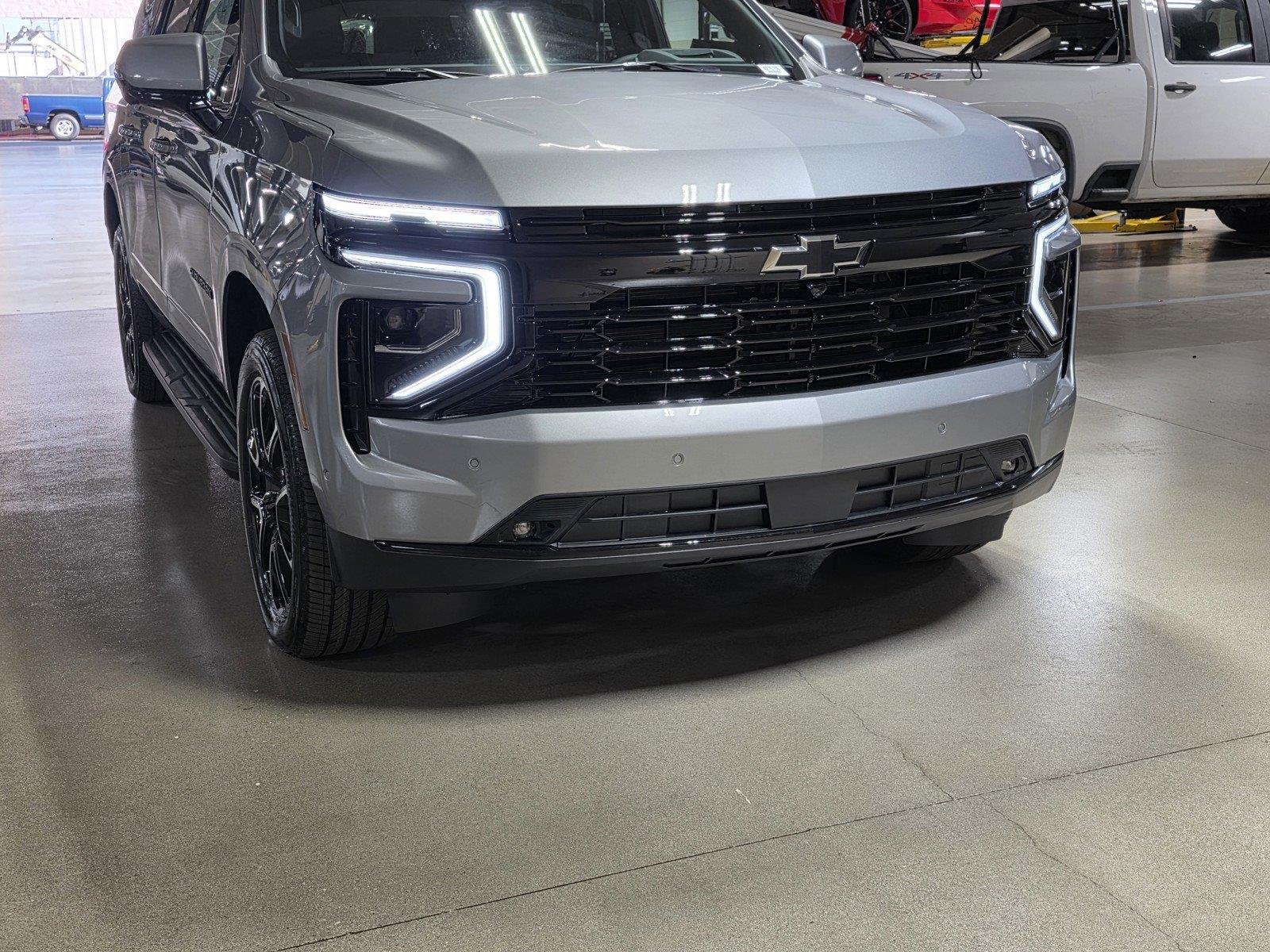 2027 Chevrolet Suburban RST - Photo 9