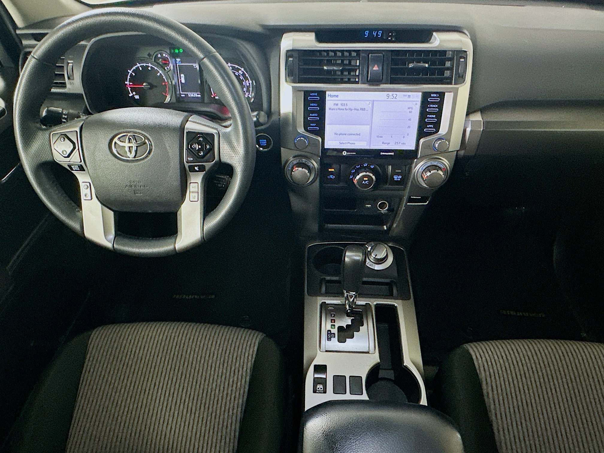 Used 2022 White Toyota SR5 image 27