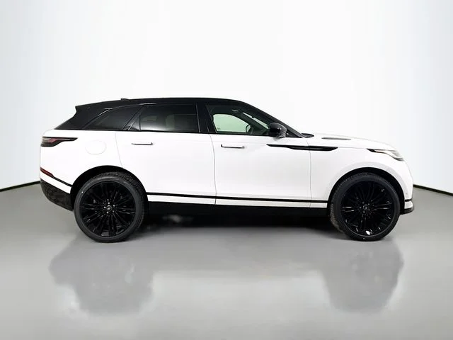 New 2026 Fuji White Land Rover Belgravia Edition image 4