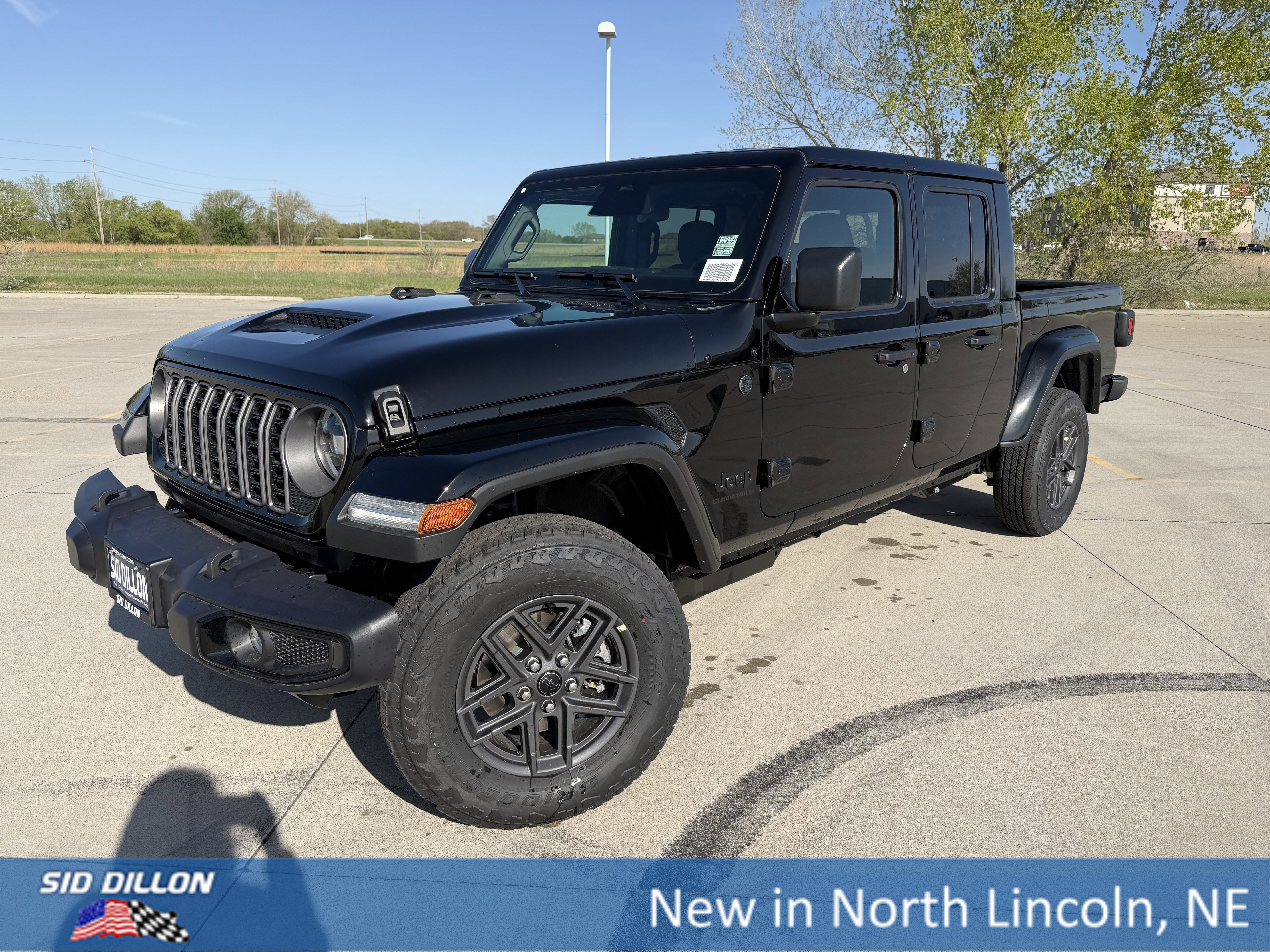 2026 Jeep Gladiator Sport S Auto's photo