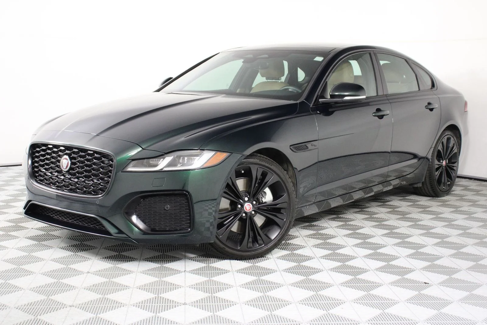 Used 2023 British Racing Green Metallic Jaguar SE image 3
