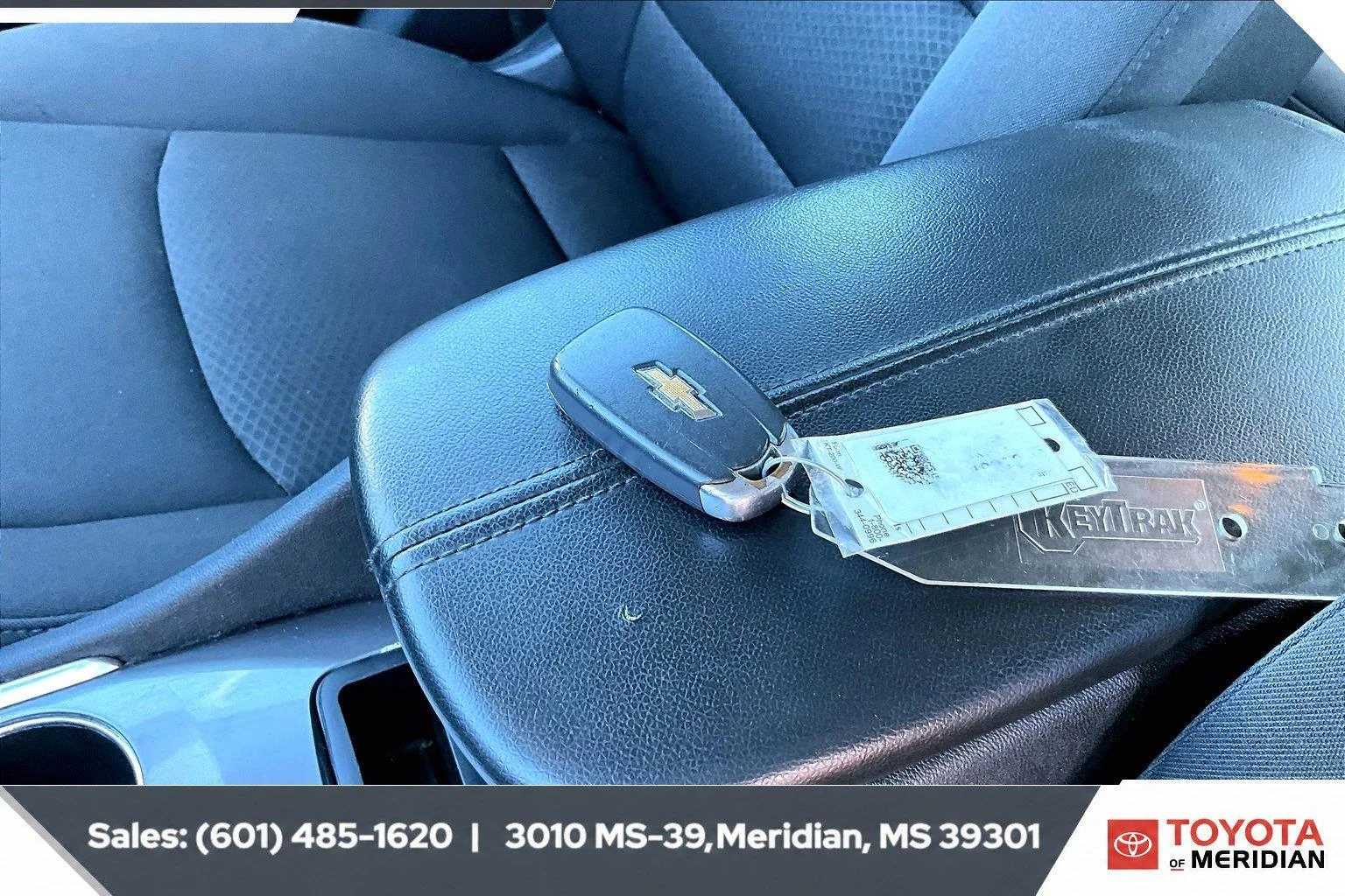 Used 2020 Silver Ice Metallic Chevrolet LT image 9