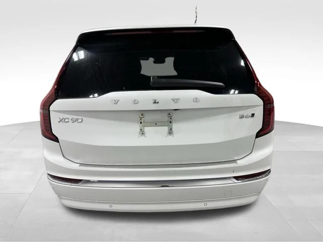 New 2026 Crystal White Volvo Plus image 7