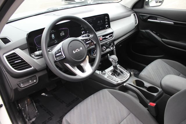 Used 2024 White Kia LX image 3