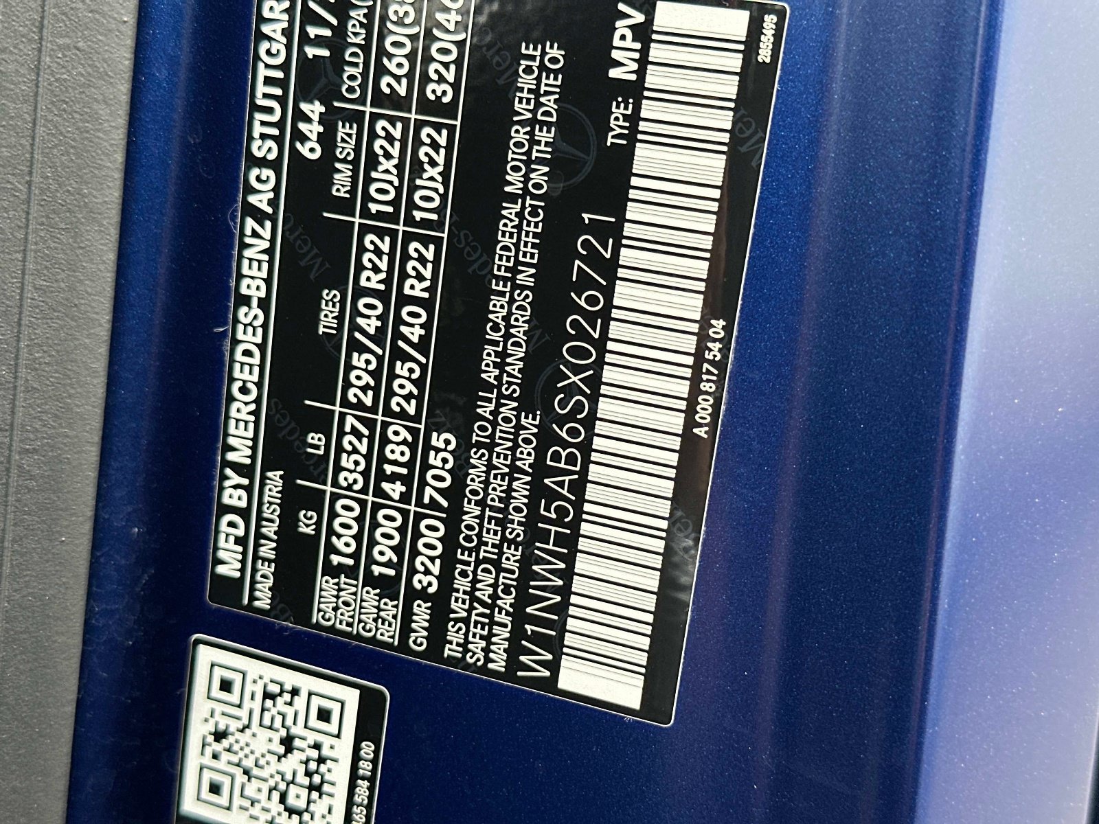 Certified Used 2025 MANUFAKTUR Brilliant Blue Magno Mercedes-Benz AMG® G 63 image 17