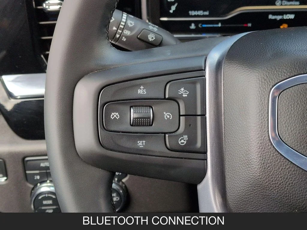 Used 2025 White GMC Elevation image 17