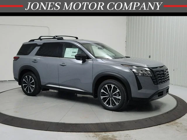 2026 Nissan Pathfinder Platinum 2WD's photo
