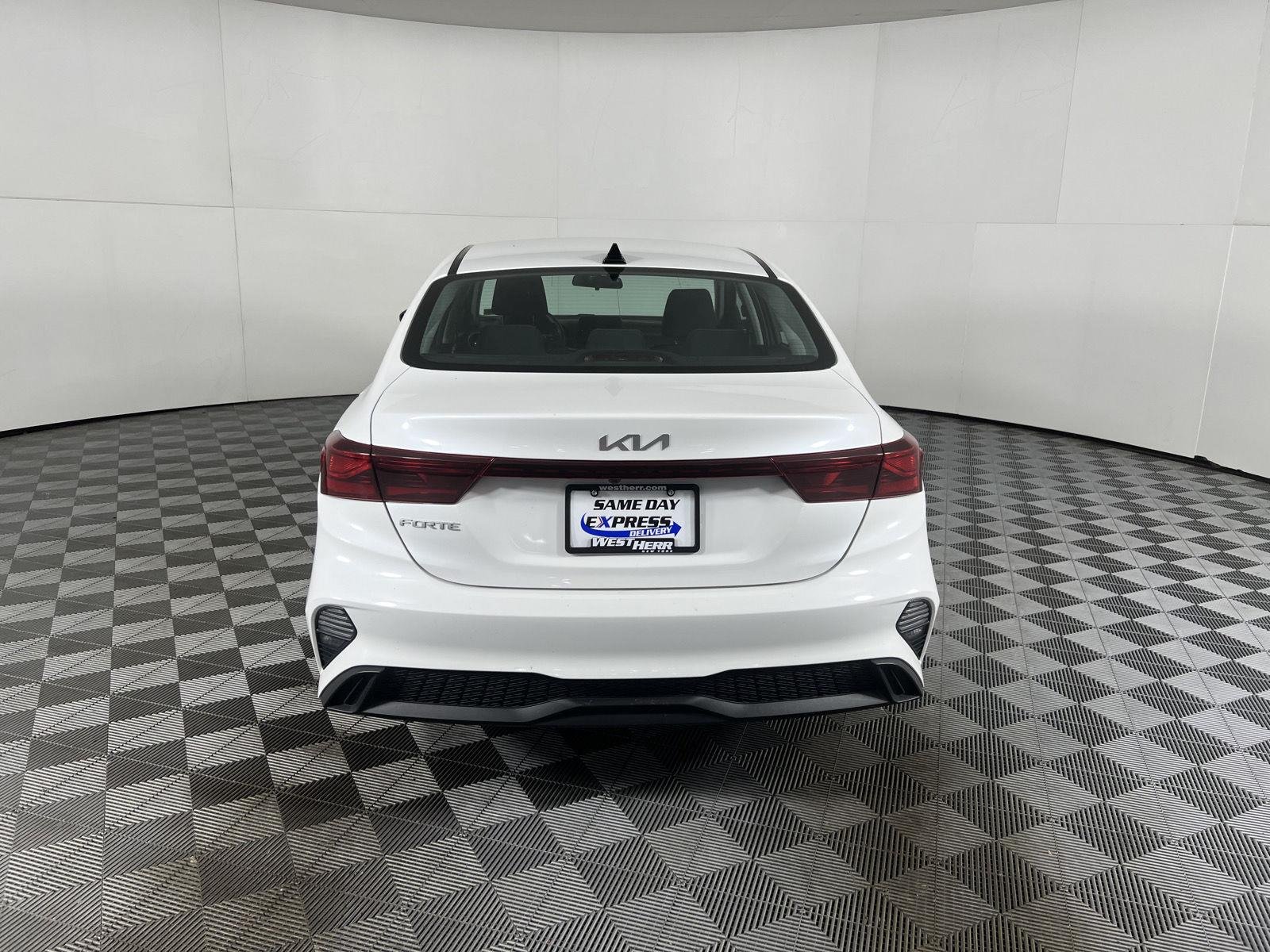 Used 2023 Snow White Pearl Kia LXS image 2