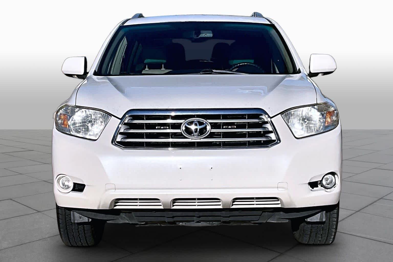 Used 2009 Blizzard Pearl Toyota Limited image 3