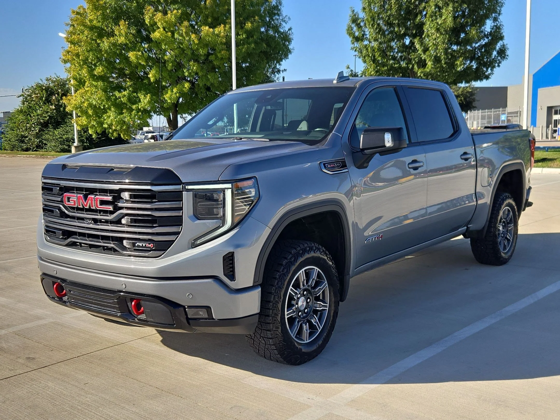 Used 2025 Sterling Metallic GMC AT4 image 7