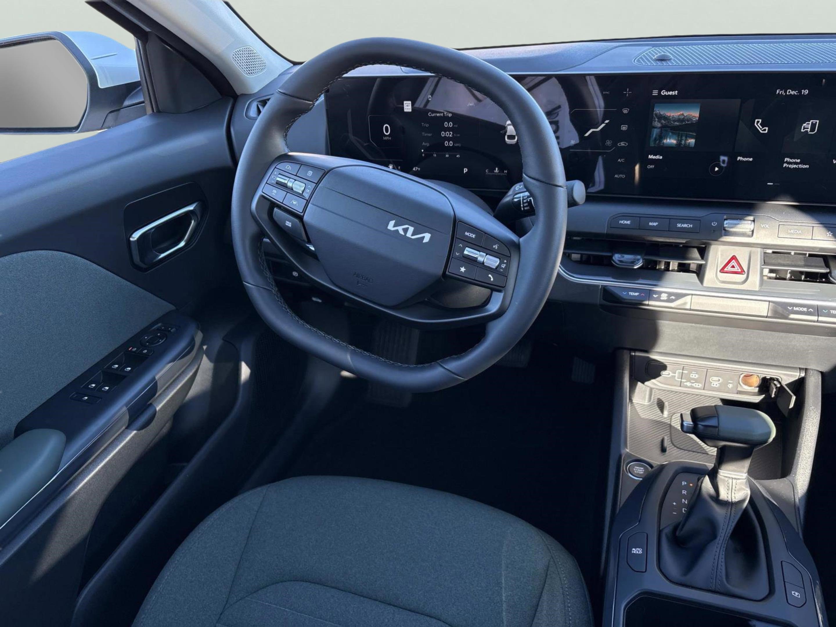 New 2025 Snow White Pearl Kia EX image 12