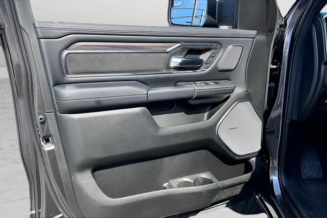 New 2026 Granite Crystal Metallic Clear-Coat Exterior Paint RAM Laramie image 13