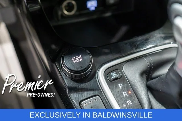 Used 2021 White Kia EX image 29