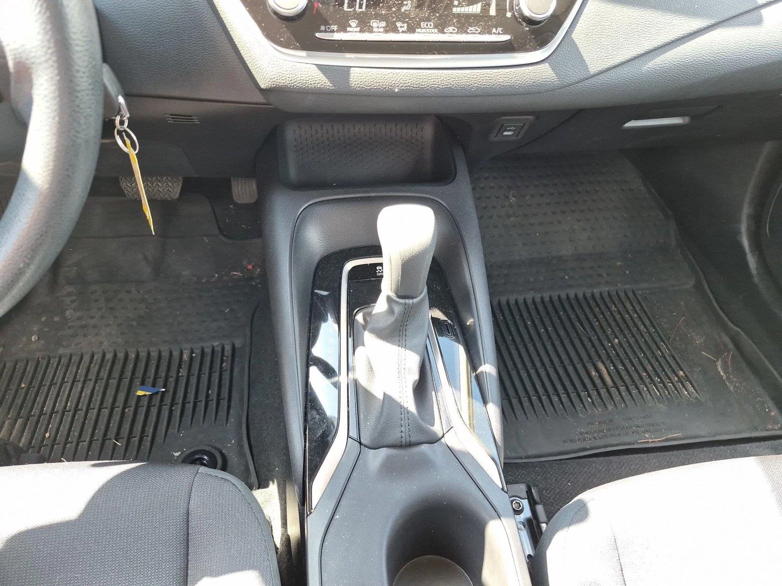Used 2026 Ice Cap Toyota LE image 25
