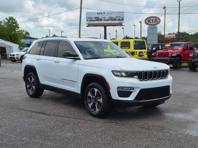 Used 2022 White Jeep 4xe image 7