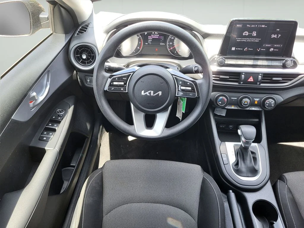 2024 Kia Forte LXS - Photo 11