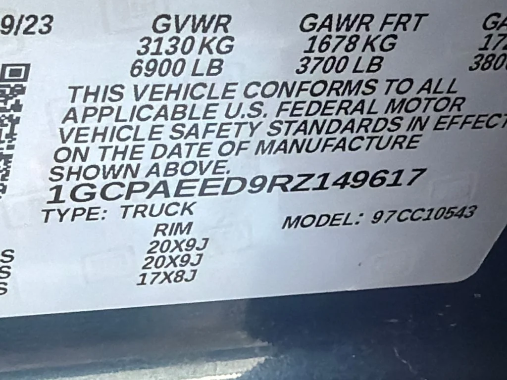 Used 2024 Blue Chevrolet LTZ image 32
