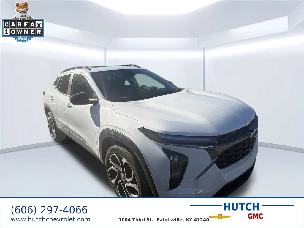 Used 2025 Summit White Chevrolet 2RS image 7