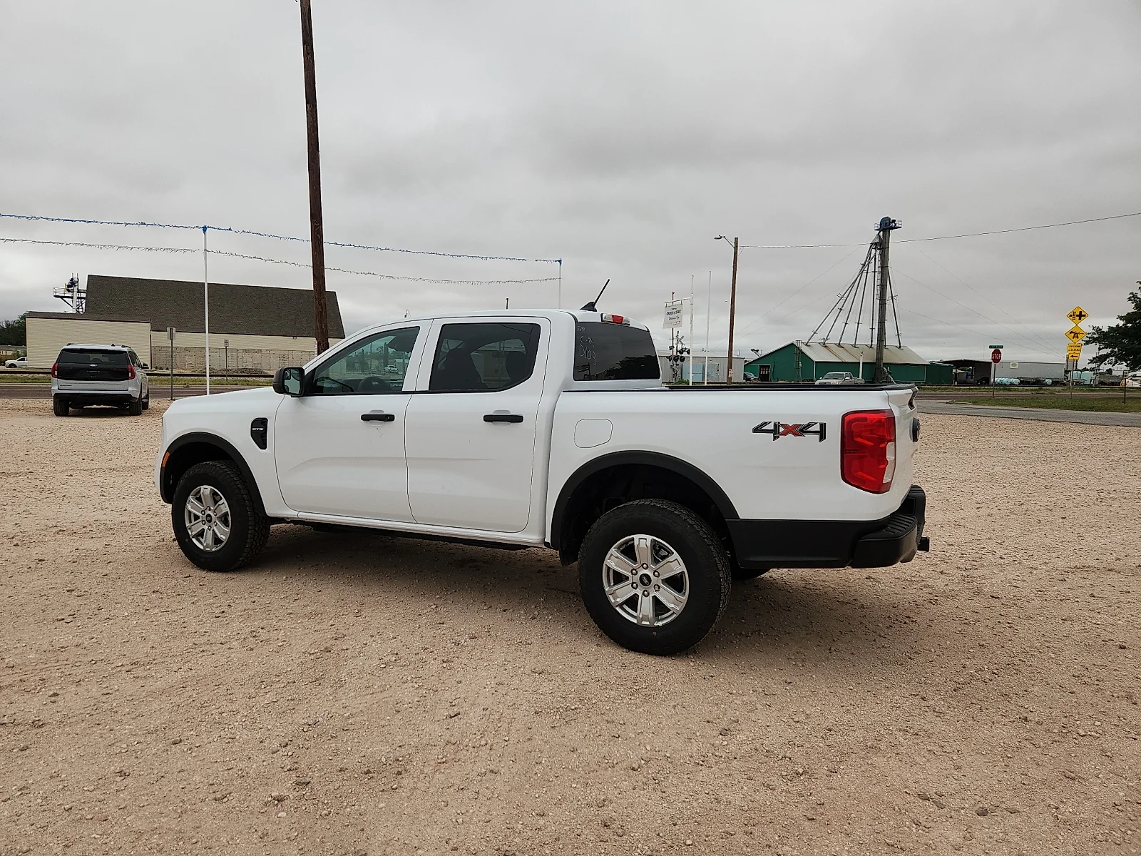 New 2026 Oxford White Ford XL image 4