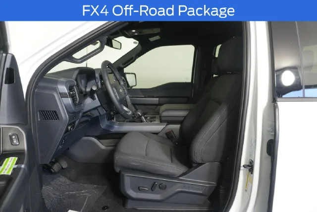 New 2026 Oxford White Ford XLT image 7