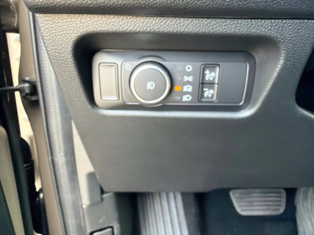 New 2026 Marsh Gray Ford XLT image 21