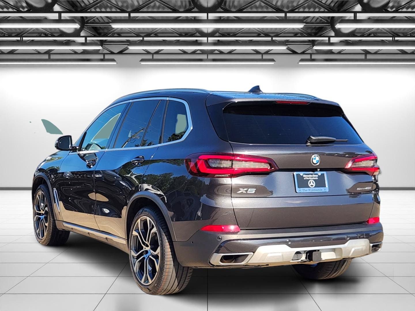 Used 2021 Dark Graphite Metallic BMW sDrive40i image 7