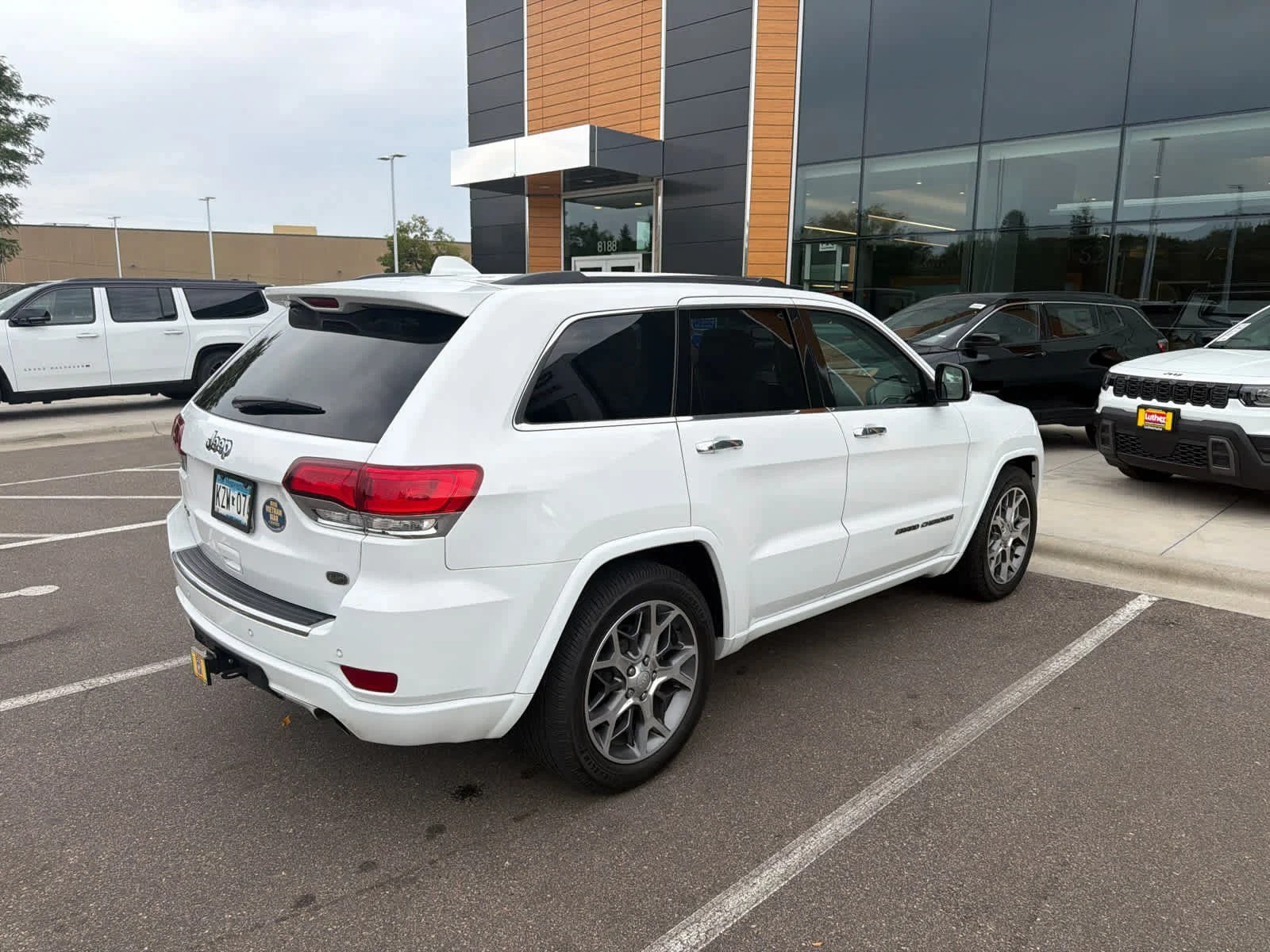 Used 2020 Bright White Clearcoat Jeep Overland image 4