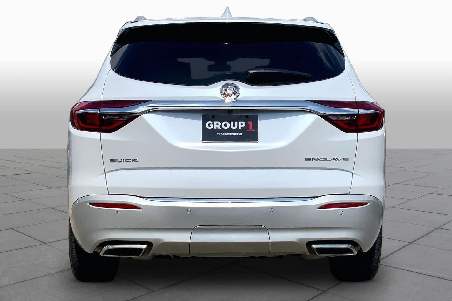 Used 2018 White Frost Tricoat Buick Premium image 5