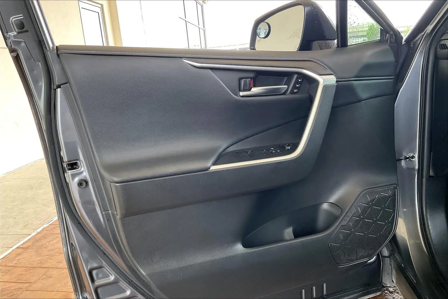 Used 2020 Magnetic Gray Metallic Toyota Hybrid Limited image 20