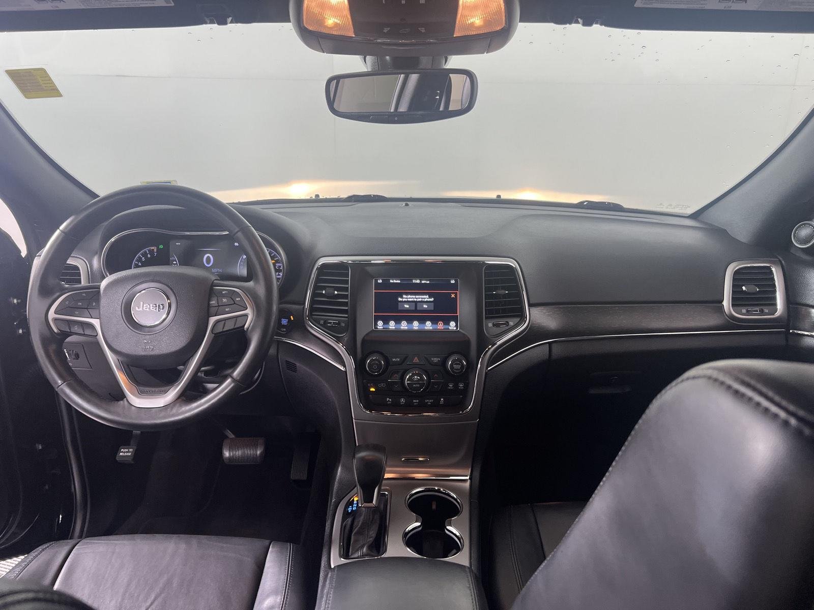 Used 2018 Diamond Black Crystal Pearlcoat Jeep Limited image 3