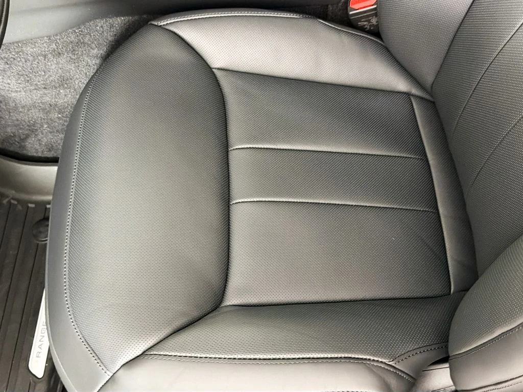 New 2026 Fuji White Land Rover Dynamic SE image 20