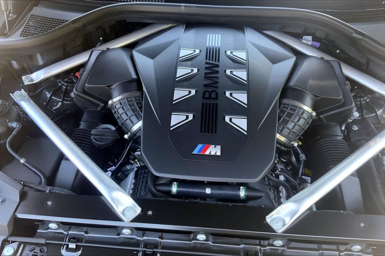 New 2026 Dravit Grey Metallic BMW M60i image 17