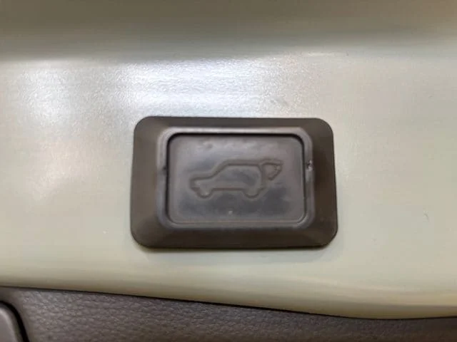 Used 2020 Lunar Rock Toyota XLE image 26