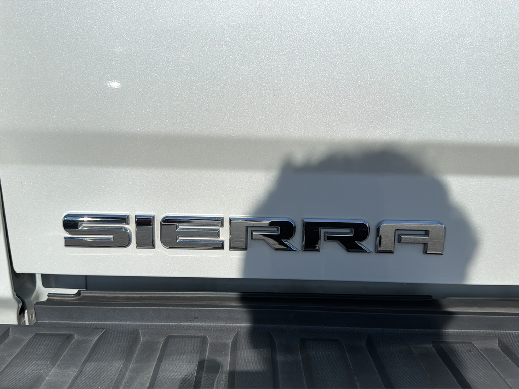 Used 2017 White GMC Denali image 47