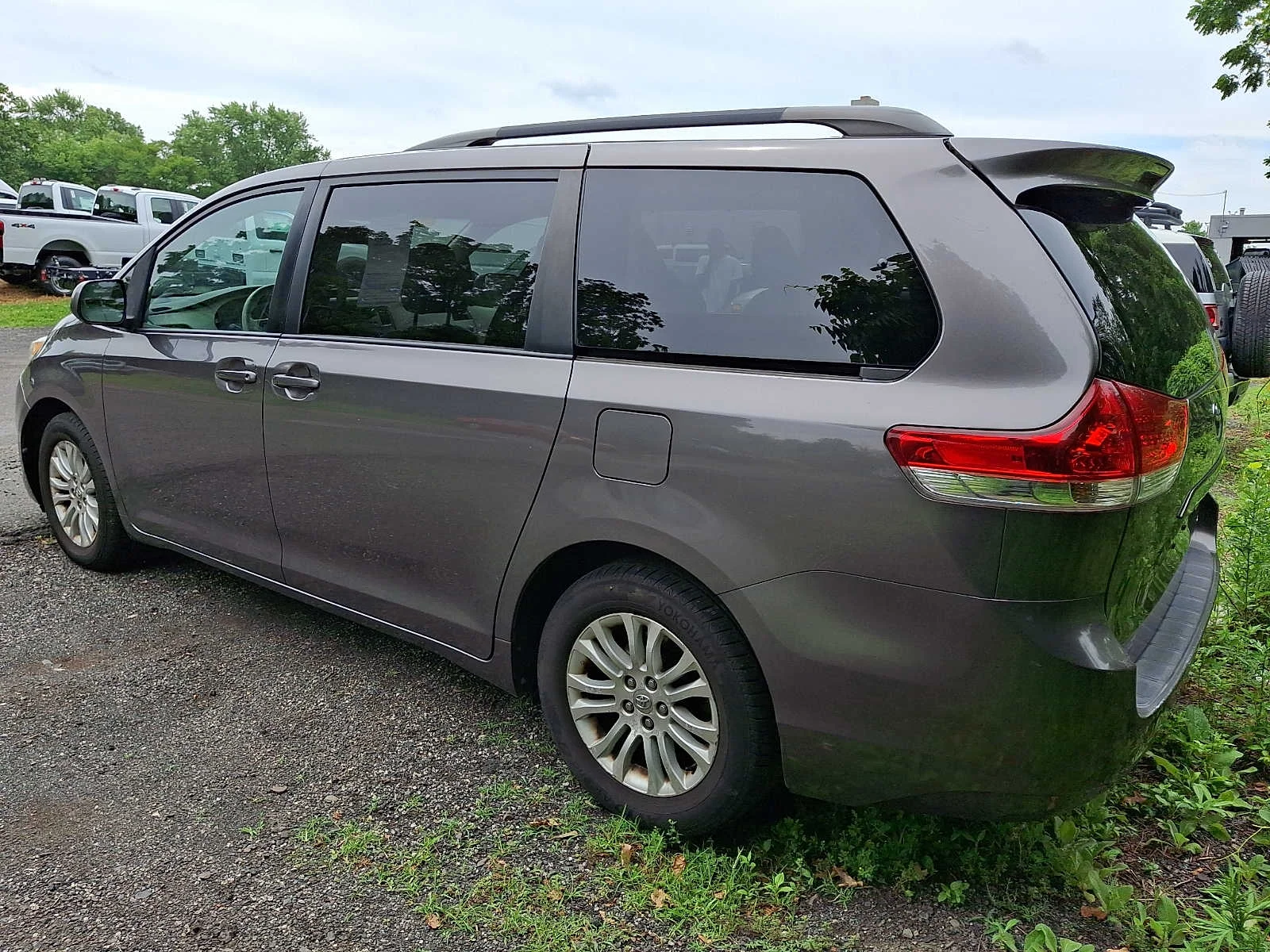 Used 2013 Predawn Gray Mica Toyota XLE AAS image 4